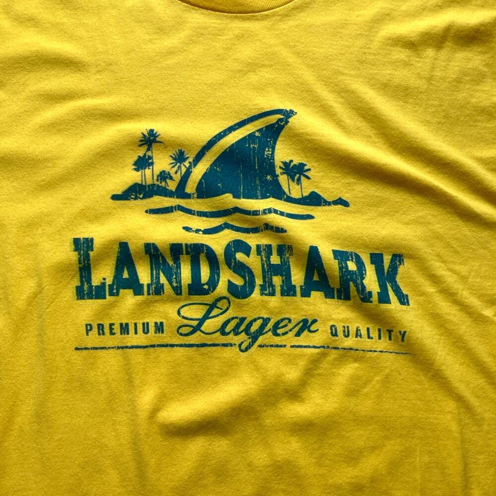 Landshark Lager T-Shirt Size Large & Landshark (Margaritaville) Adjustable Hat - Picture 2 of 12